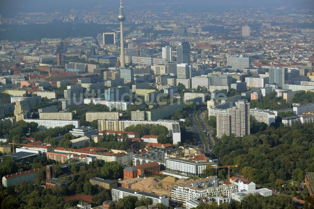 Luftbild Berlin - Abrißarbeiten auf dem Gelände der Ruine des Böhmisches Brauhaus in Berlin