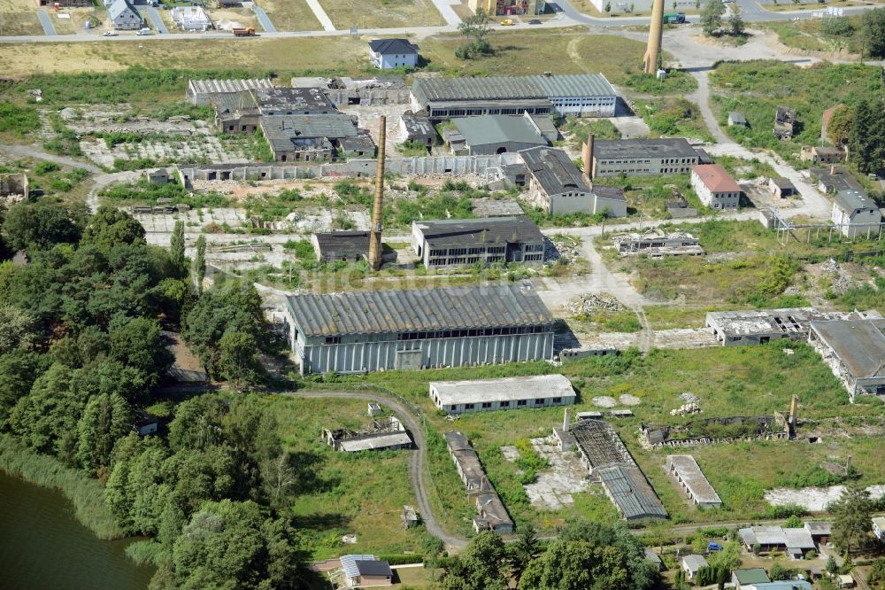 Luftbild Zernsdorf - Abrißarbeiten auf dem Gelände der Ruine auf dem ehemaligen Werftgelände in Zernsdorf im Bundesland Brandenburg