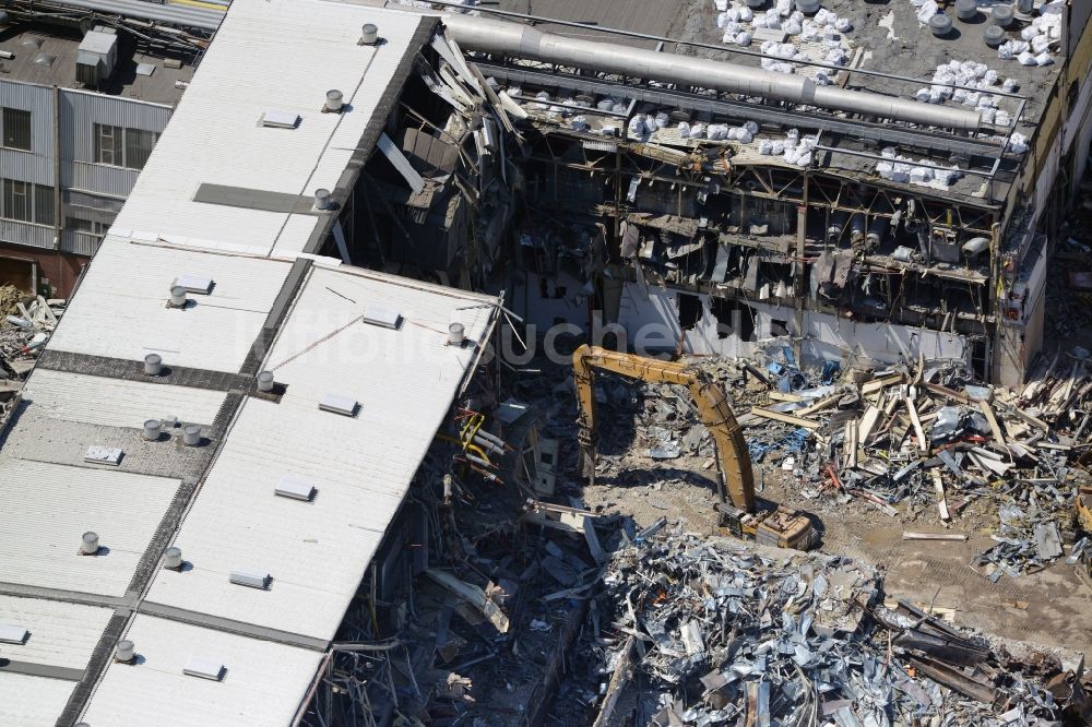 Luftaufnahme Bochum - Abrißarbeiten auf dem Gelände der Ruine des Opel Werk I in Bochum im Bundesland Nordrhein-Westfalen