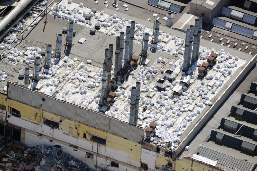 Luftaufnahme Bochum - Abrißarbeiten auf dem Gelände der Ruine des Opel Werk I in Bochum im Bundesland Nordrhein-Westfalen