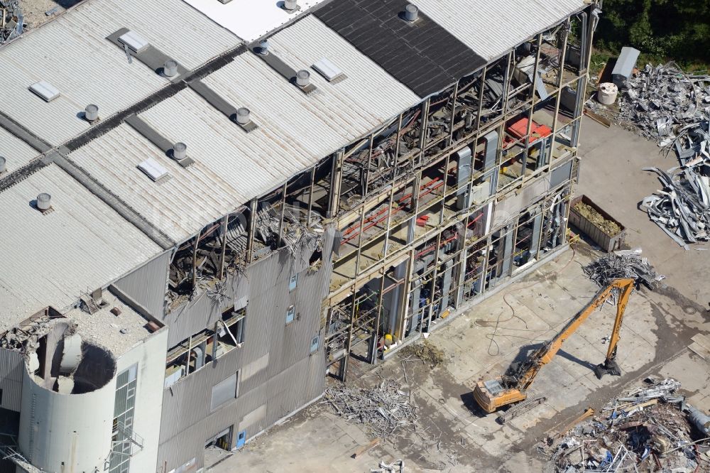 Bochum von oben - Abrißarbeiten auf dem Gelände der Ruine des Opel Werk I in Bochum im Bundesland Nordrhein-Westfalen