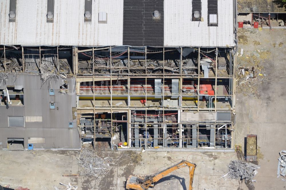 Bochum aus der Vogelperspektive: Abrißarbeiten auf dem Gelände der Ruine des Opel Werk I in Bochum im Bundesland Nordrhein-Westfalen