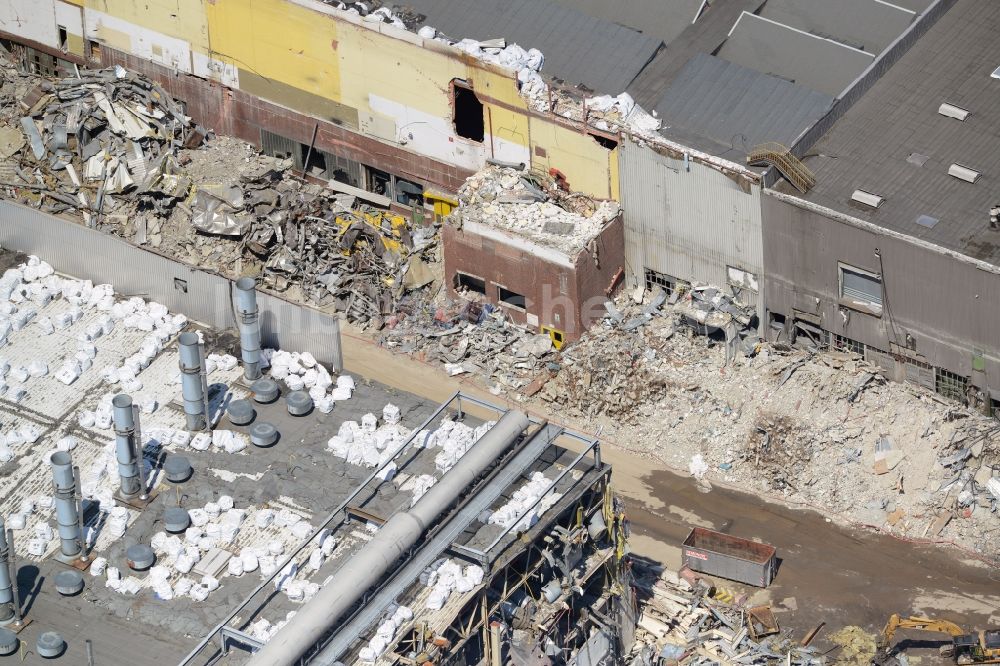 Bochum von oben - Abrißarbeiten auf dem Gelände der Ruine des Opel Werk I in Bochum im Bundesland Nordrhein-Westfalen