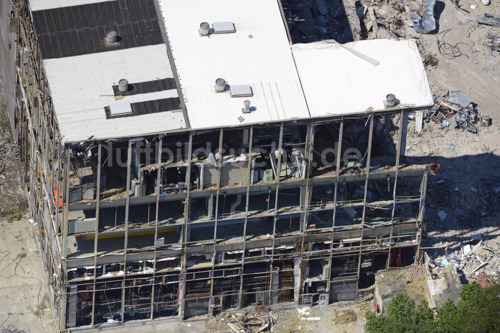 Bochum von oben - Abrißarbeiten auf dem Gelände der Ruine des Opel Werk I in Bochum im Bundesland Nordrhein-Westfalen