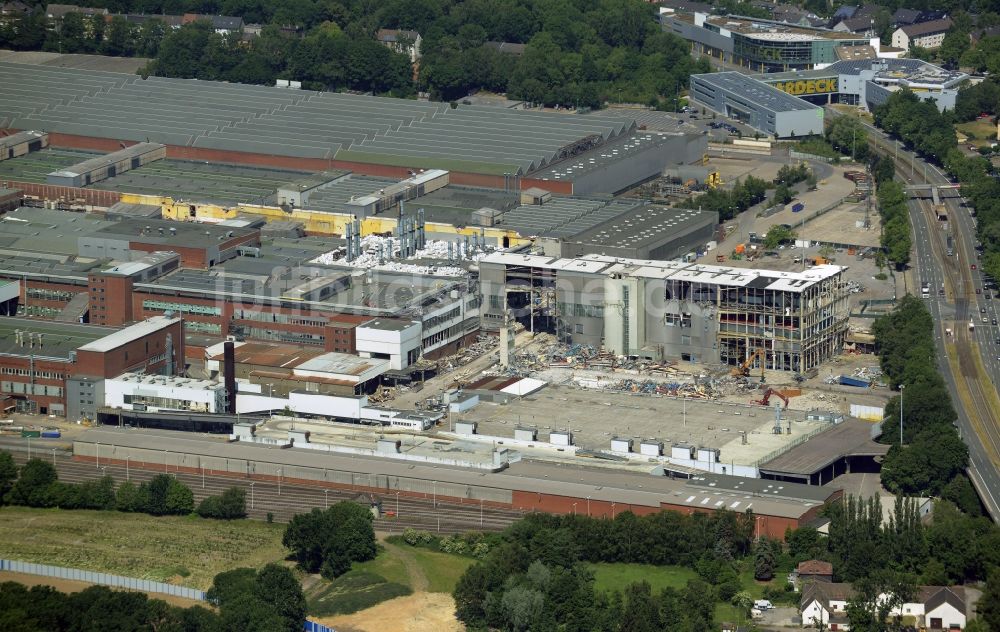 Bochum von oben - Abrißarbeiten auf dem Gelände der Ruine des Opel Werk I in Bochum im Bundesland Nordrhein-Westfalen