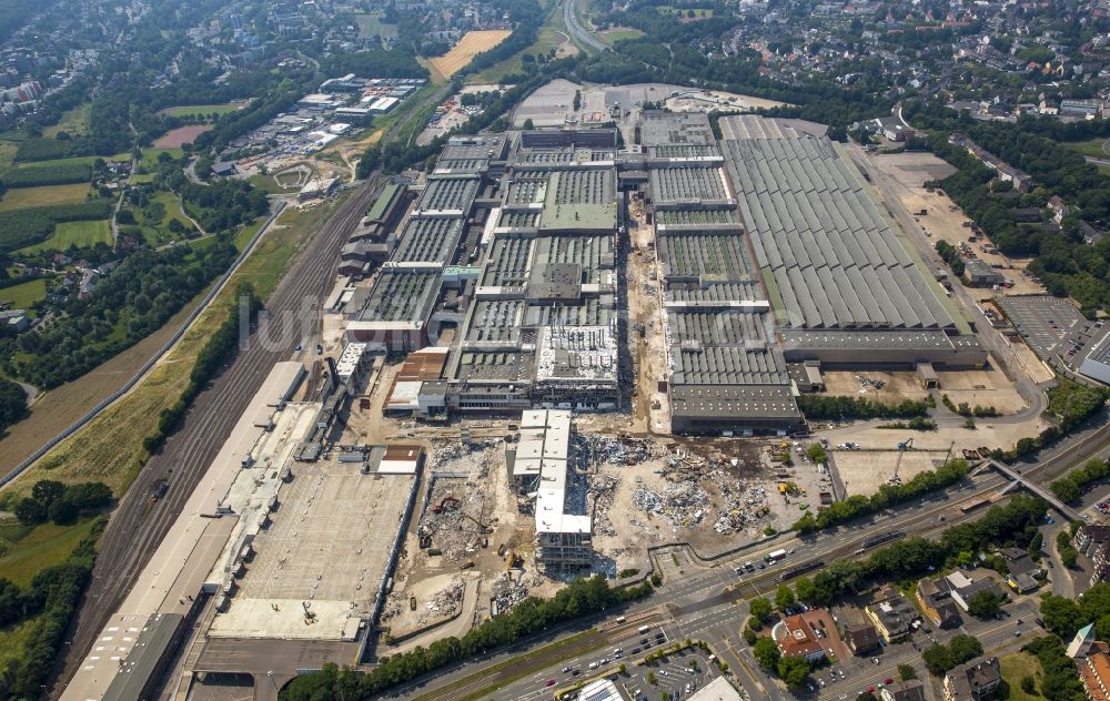 Bochum von oben - Abrißarbeiten auf dem Gelände der Ruine des Opel Werk I in Bochum im Bundesland Nordrhein-Westfalen