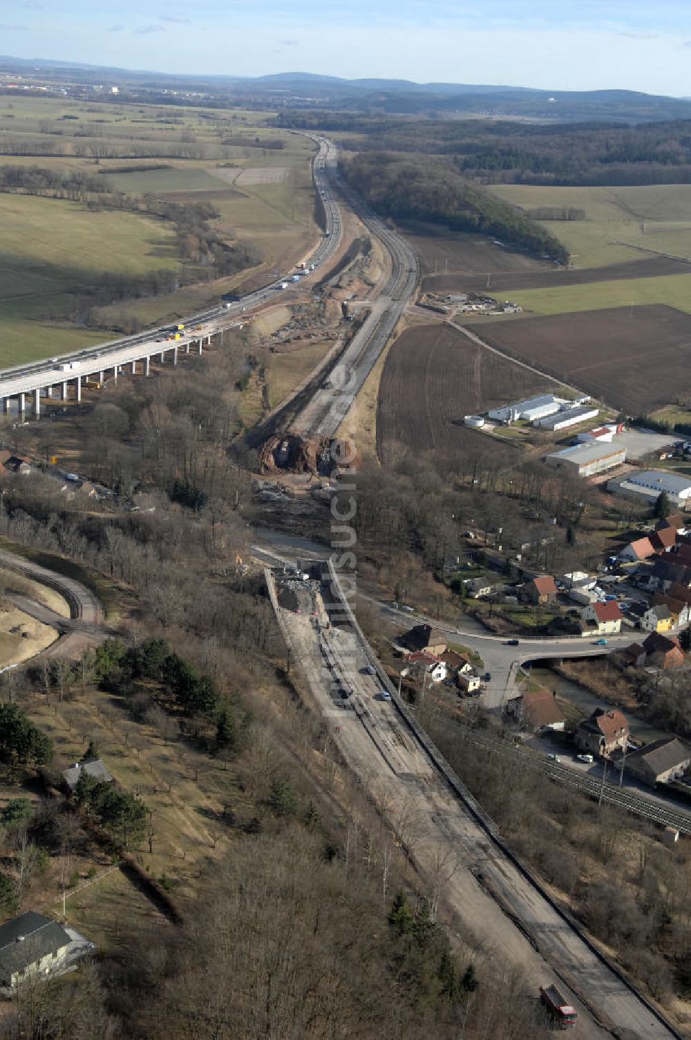 Sättelstädt aus der Vogelperspektive: Abrißarbeiten am Streckenverlauf des A4 - demolition work on the old, disused itinerary of the A4 motorway course