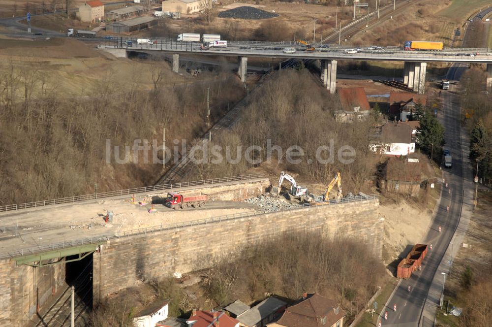 Luftaufnahme Sättelstädt - Abrißarbeiten am Streckenverlauf des A4 - demolition work on the old, disused itinerary of the A4 motorway course