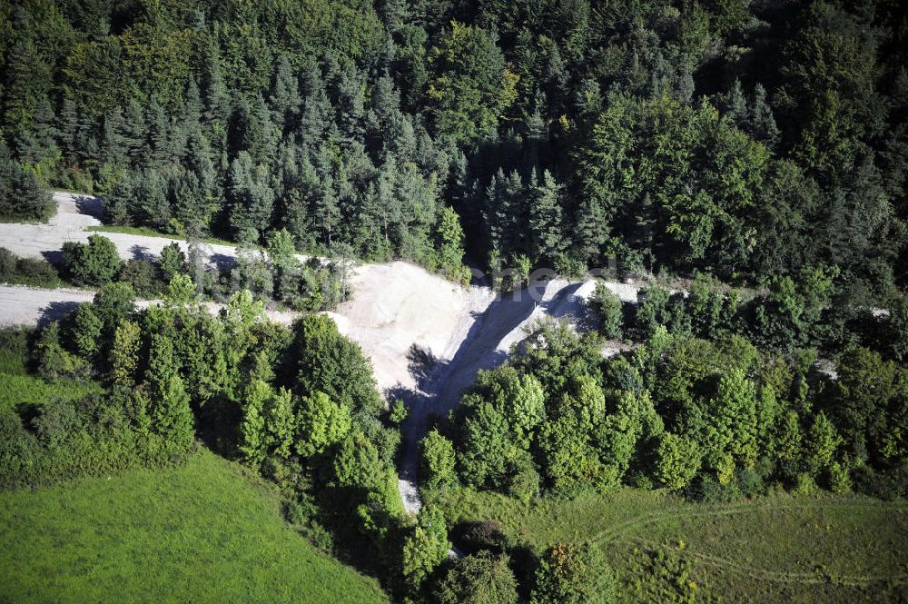 Wutha-Farnroda aus der Vogelperspektive: Abrißarbeiten am Streckenverlauf des A4 - demolition work on the old, disused itinerary of the A4 motorway course