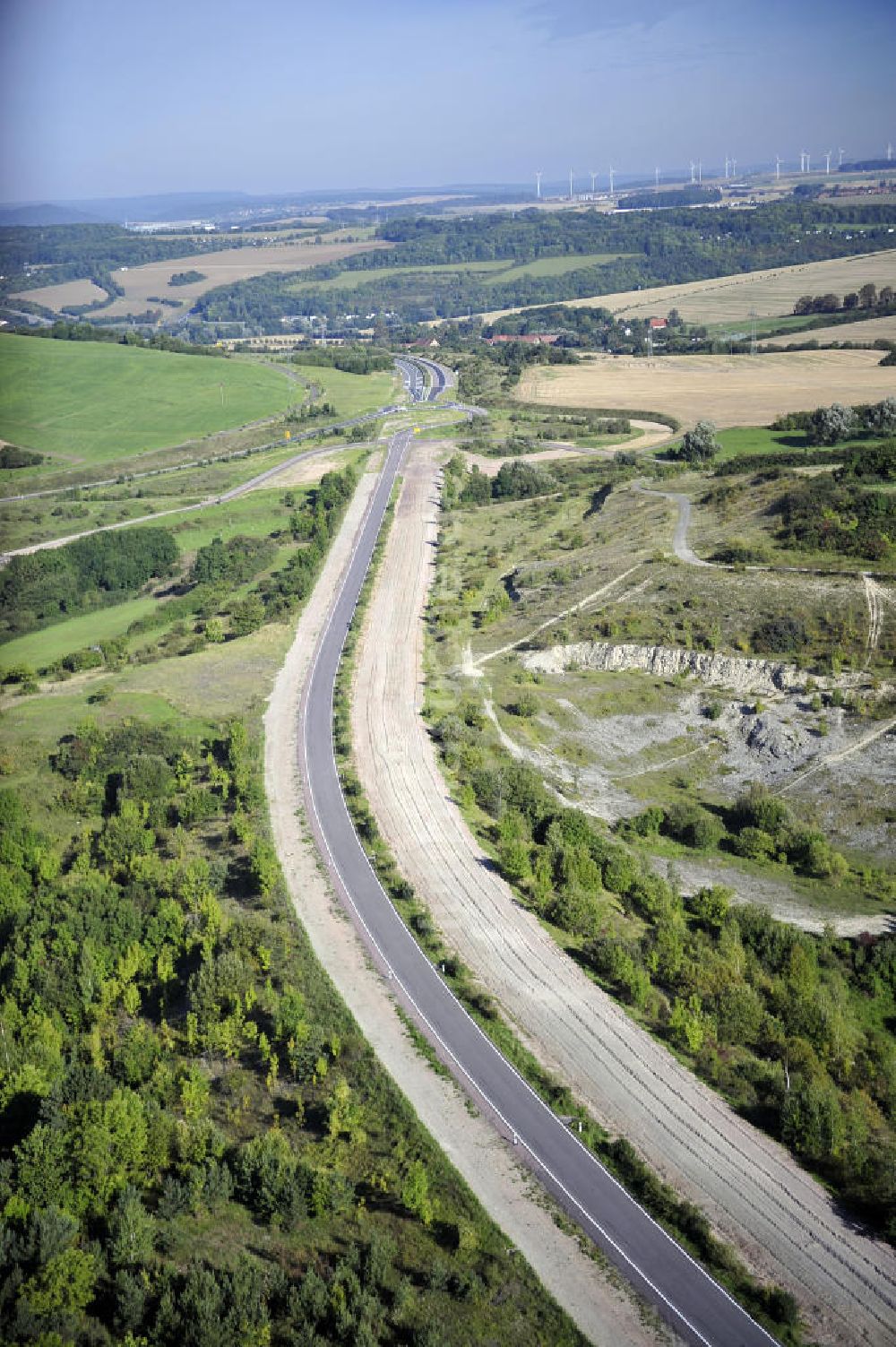 Luftaufnahme Wutha-Farnroda - Abrißarbeiten am Streckenverlauf des A4 - demolition work on the old, disused itinerary of the A4 motorway course