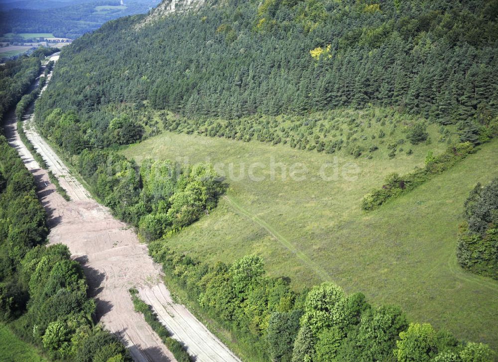 Luftbild Wutha-Farnroda - Abrißarbeiten am Streckenverlauf des A4 - demolition work on the old, disused itinerary of the A4 motorway course