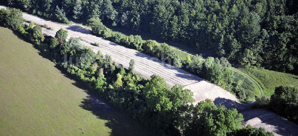 Luftbild Wutha-Farnroda - Abrißarbeiten am Streckenverlauf des A4 - demolition work on the old, disused itinerary of the A4 motorway course