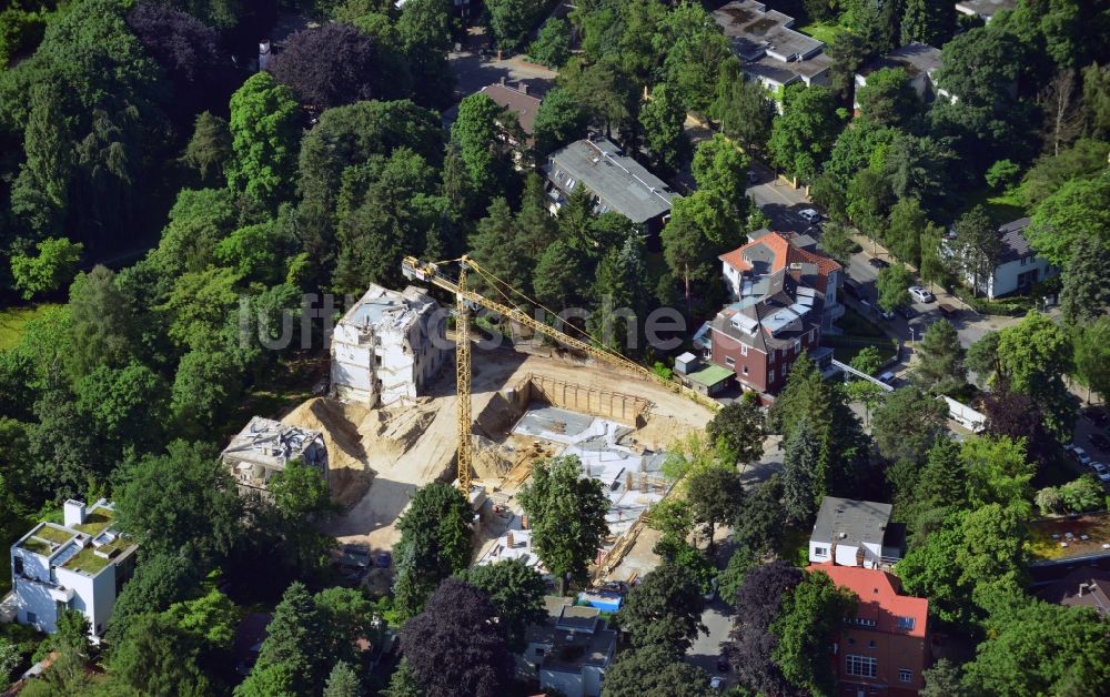 Berlin Grunewald von oben - Abrißarbeiten an der Ullstein - Villa an der Bettinastraße im Stadtteil Grunewald in Berlin