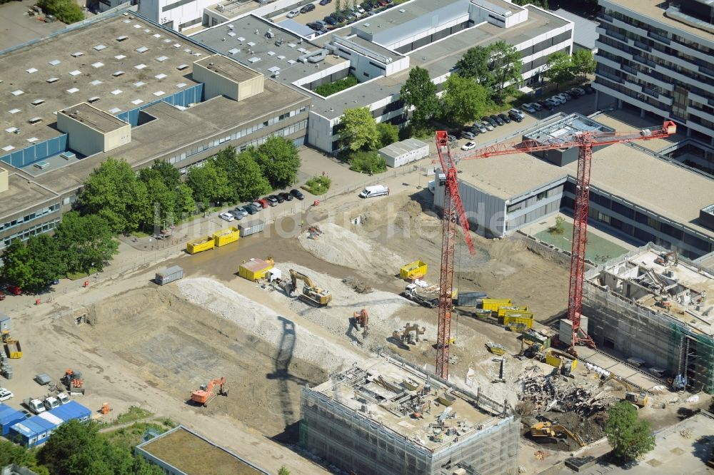 Bochum aus der Vogelperspektive: Abrißarbeiten der Urgebäude der RUB am Campus der Ruhr-Universität Bochum im Bundesland Nordrhein-Westfalen