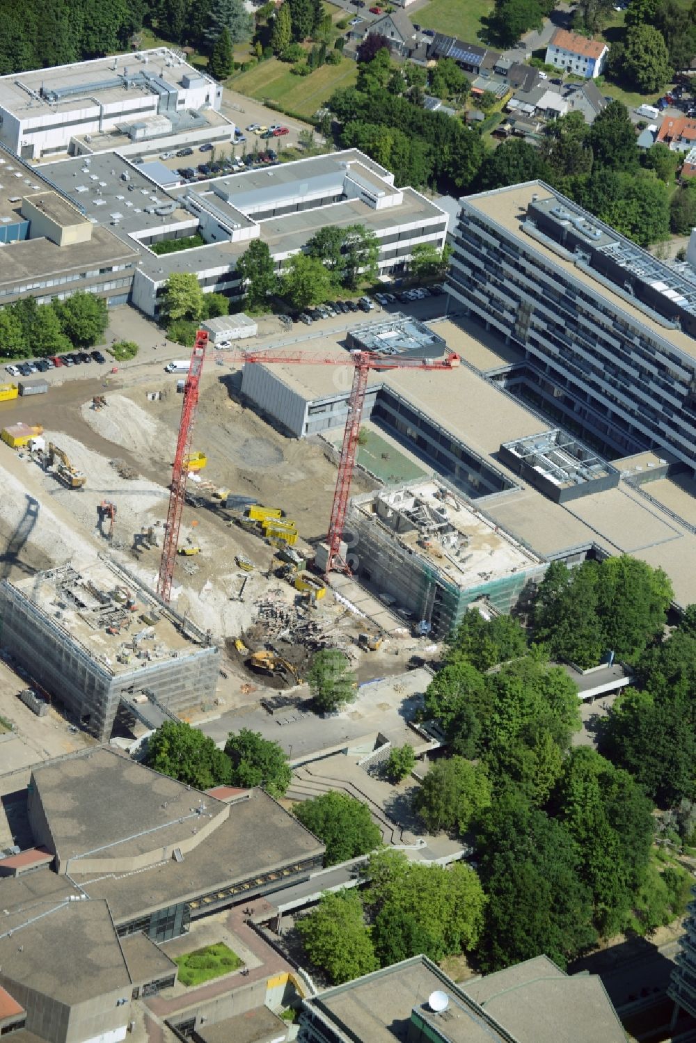 Bochum aus der Vogelperspektive: Abrißarbeiten der Urgebäude der RUB am Campus der Ruhr-Universität Bochum im Bundesland Nordrhein-Westfalen