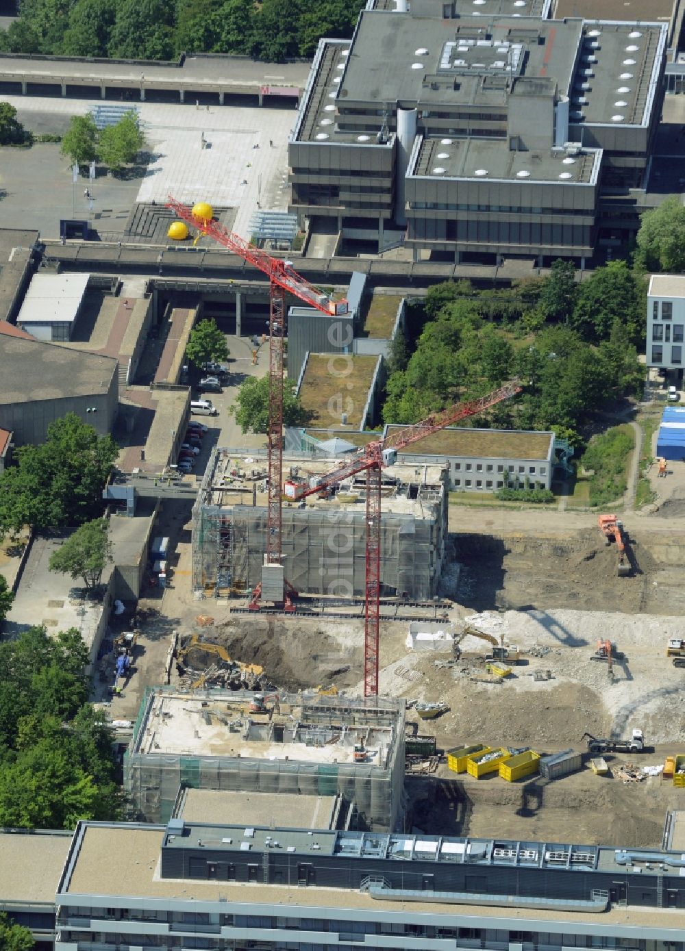 Bochum von oben - Abrißarbeiten der Urgebäude der RUB am Campus der Ruhr-Universität Bochum im Bundesland Nordrhein-Westfalen