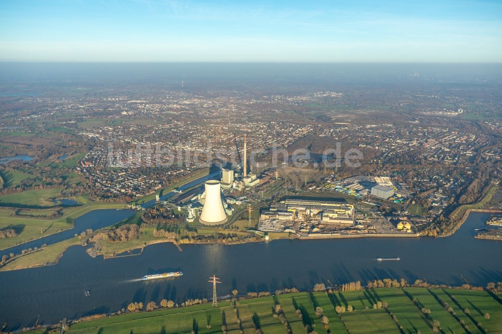 Duisburg von oben - Abrißarbeiten am Werksgelände der ehemaligen Papierfabrik Norske Skog und der Papierfabrik Haindl in Duisburg im Bundesland Nordrhein-Westfalen - NRW, Deutschland