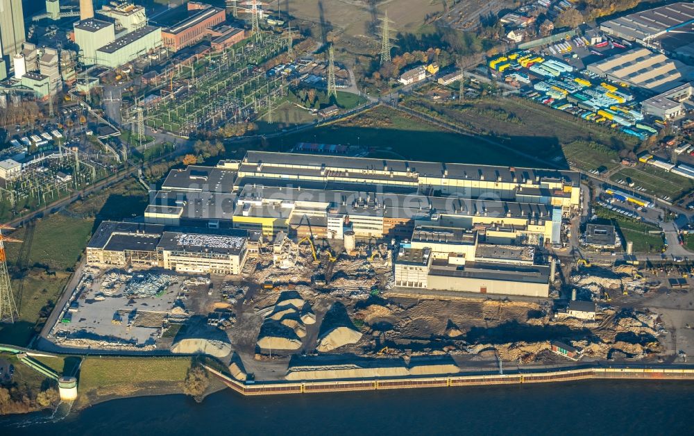 Duisburg aus der Vogelperspektive: Abrißarbeiten am Werksgelände der ehemaligen Papierfabrik Norske Skog und der Papierfabrik Haindl in Duisburg im Bundesland Nordrhein-Westfalen - NRW, Deutschland