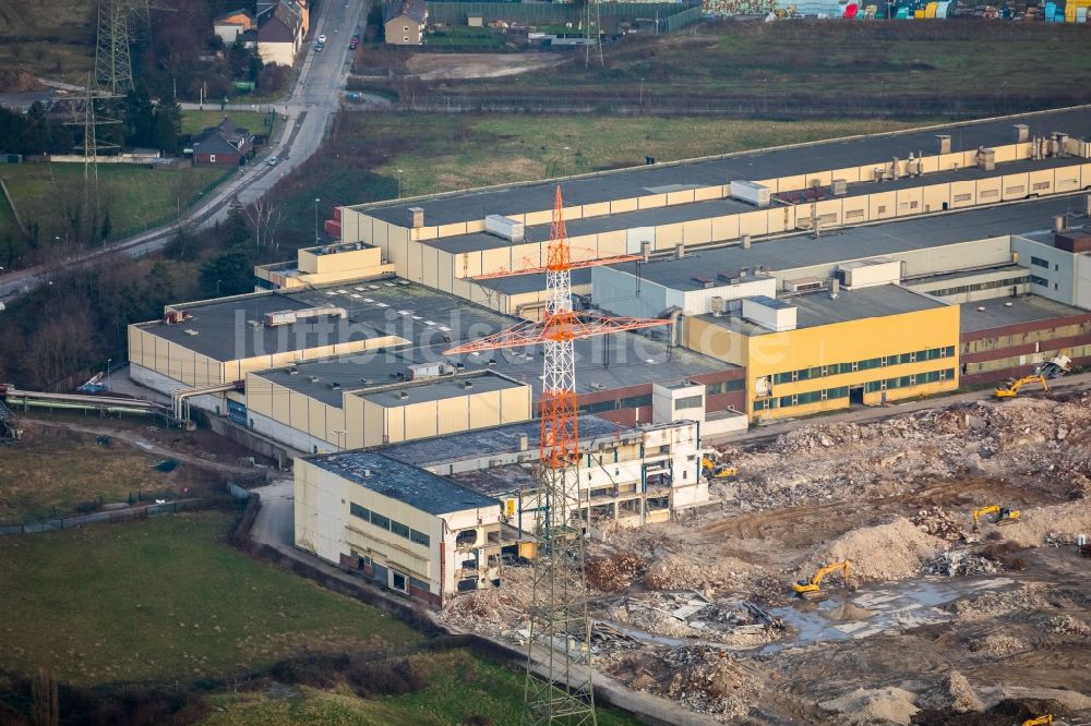 Walsum aus der Vogelperspektive: Abrißarbeiten am Werksgelände der ehemaligen Papierfabrik Norske Skog und der Papierfabrik Haindl in Duisburg im Bundesland Nordrhein-Westfalen - NRW, Deutschland