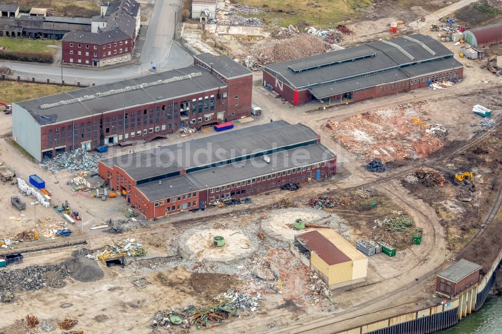 Duisburg von oben - Abrißarbeiten am Werksgelände der ehemaligen Papierfabrik Norske Skog und der Papierfabrik Haindl in Duisburg im Bundesland Nordrhein-Westfalen - NRW, Deutschland