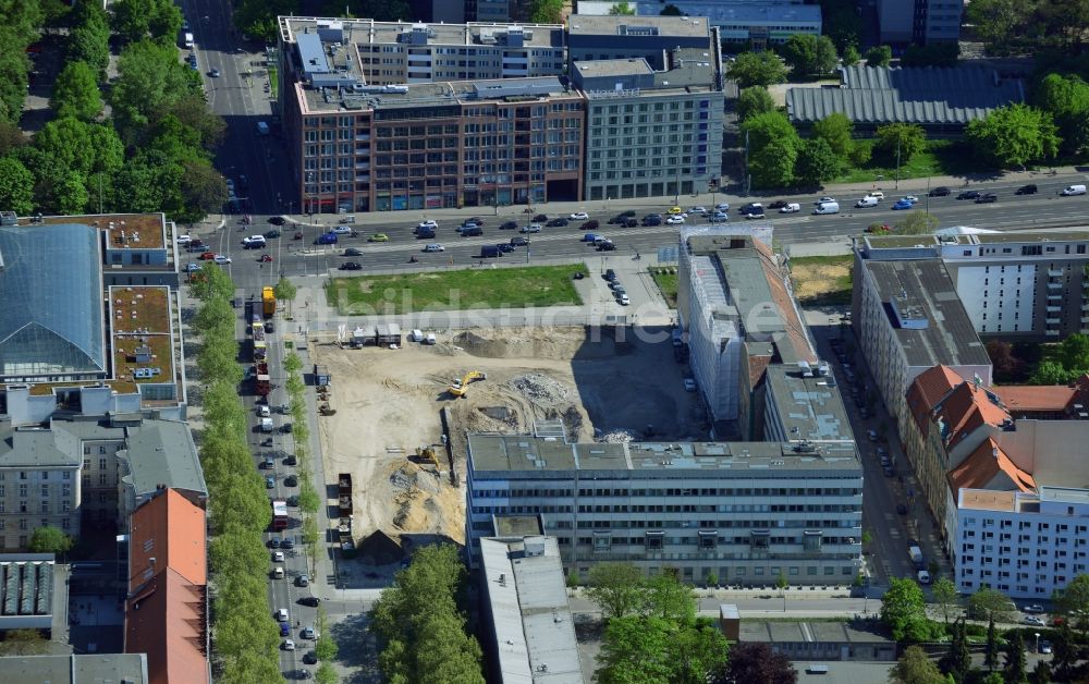 Berlin von oben - Abrissbaustelle des ehemaligen Bauministeriums der DDR am Petriplatz im Bezirk Mitte in Berlin