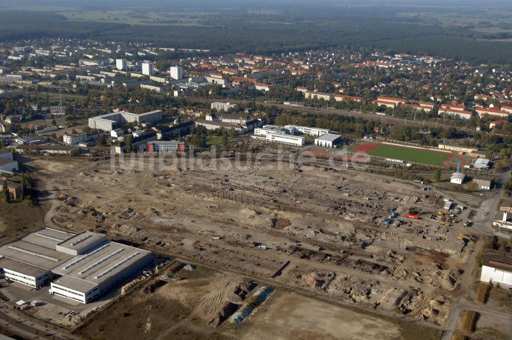 Luftaufnahme Hennigsdorf - Abrissfläche Altwalzwerk im Gewerbegebiet Nord Hennigsdorf