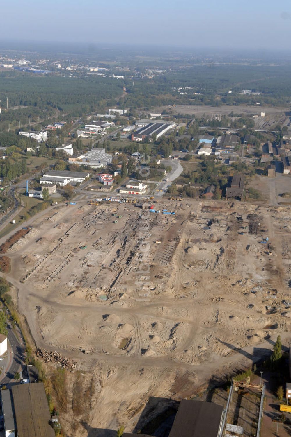 Luftaufnahme Hennigsdorf - Abrissfläche Altwalzwerk im Gewerbegebiet Nord Hennigsdorf