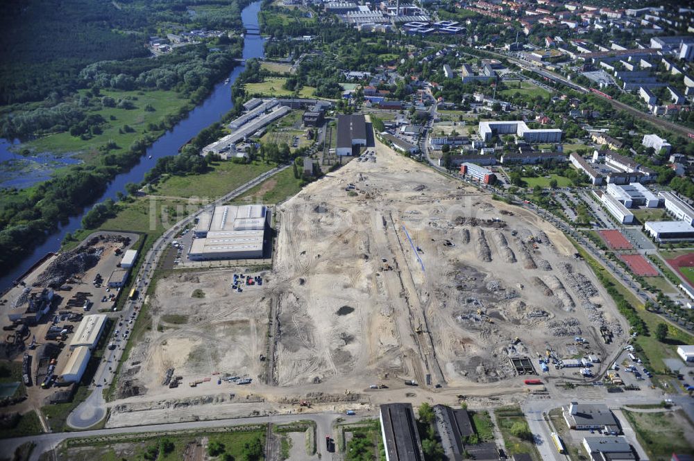 Hennigsdorf aus der Vogelperspektive: Abrissfläche Altwalzwerk im Gewerbegebiet Nord Hennigsdorf