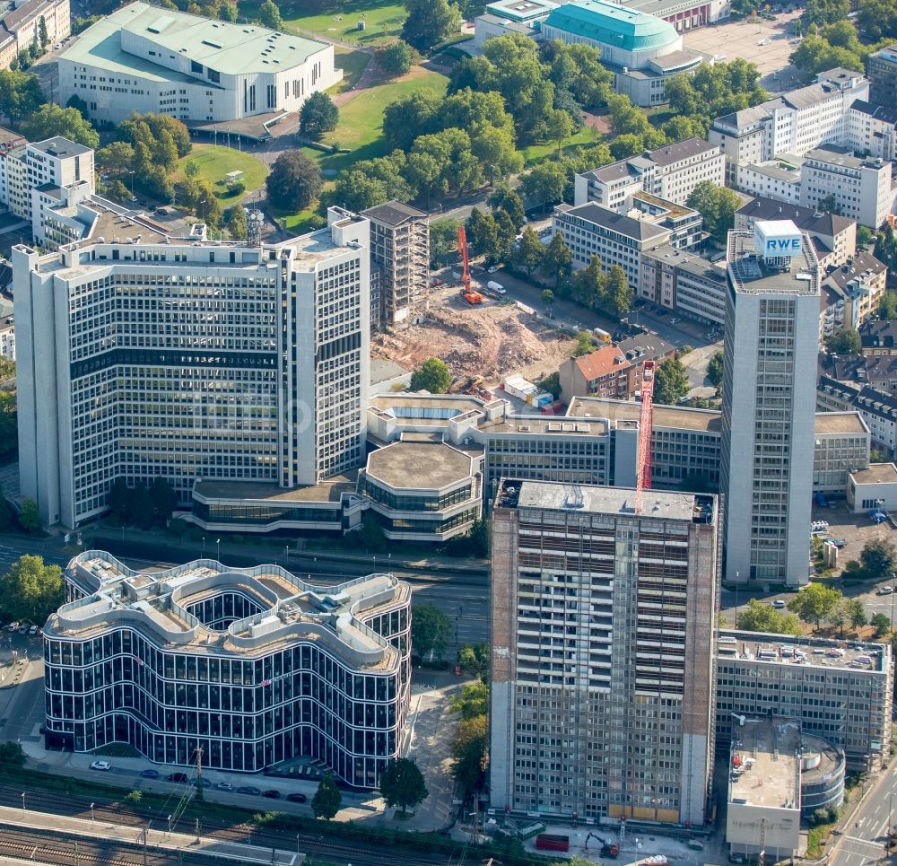 Luftaufnahme Essen - Abrißfläche der Bürohaus- Gebäude an der Baustelle Huyssenallee in Essen im Bundesland Nordrhein-Westfalen