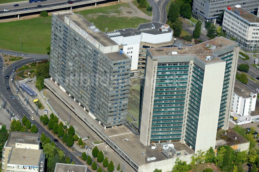 Offenbach am Main aus der Vogelperspektive: Abrißfläche der Bürohaus- Gebäude Berliner Straße in Offenbach am Main im Bundesland Hessen