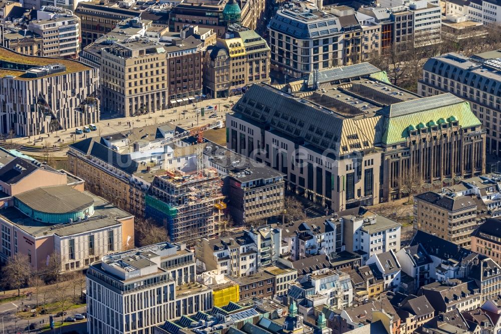 Luftbild Düsseldorf - Abrißfläche der Bürohaus- Gebäude an der Heinrich-Heine-Allee im Ortsteil Stadtmitte in Düsseldorf im Bundesland Nordrhein-Westfalen, Deutschland