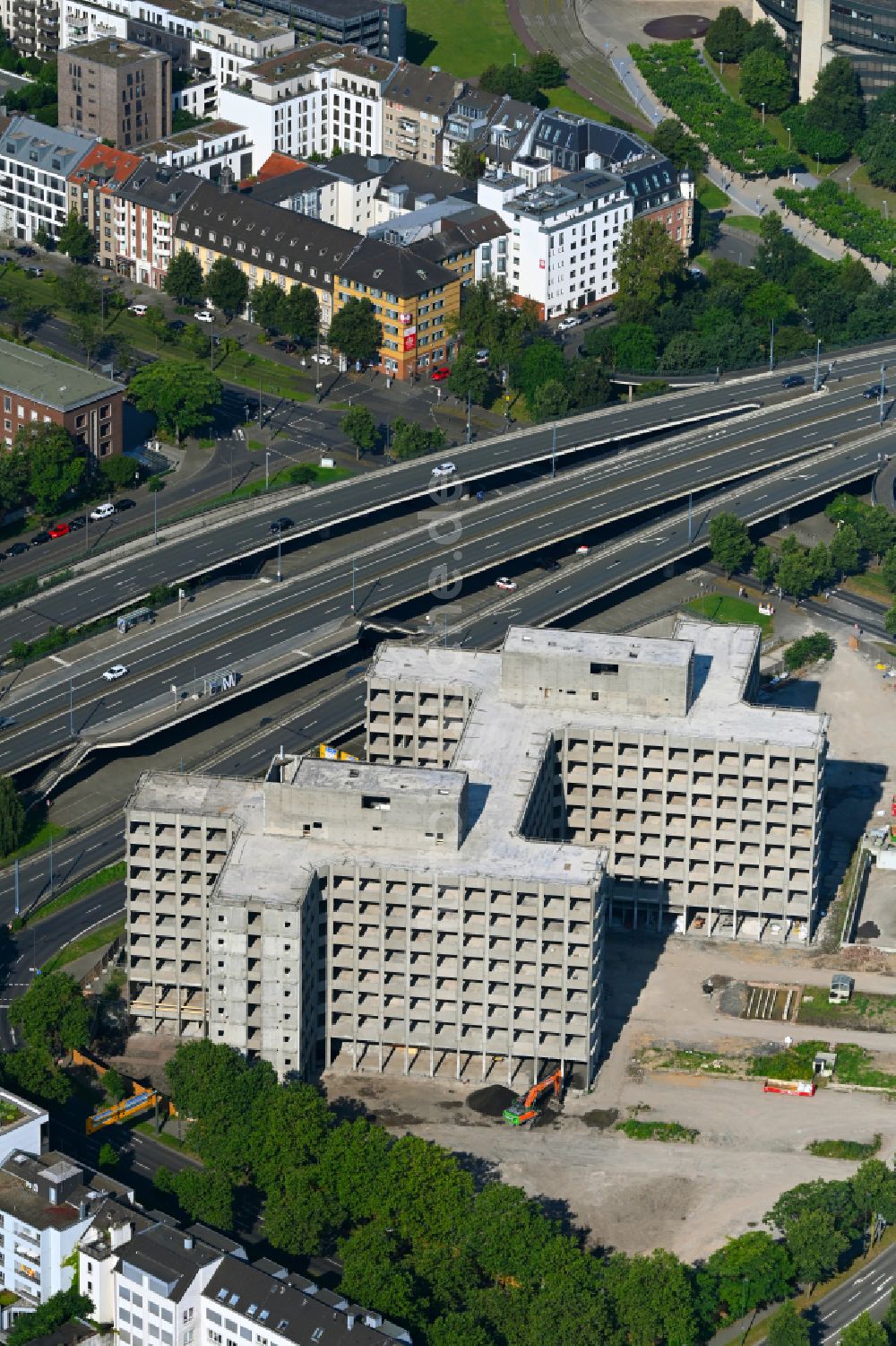 Düsseldorf aus der Vogelperspektive: Abrißfläche der Bürohaus- Gebäude des Hochhauses des ehemaligen Innenministeriums in Düsseldorf im Bundesland Nordrhein-Westfalen, Deutschland