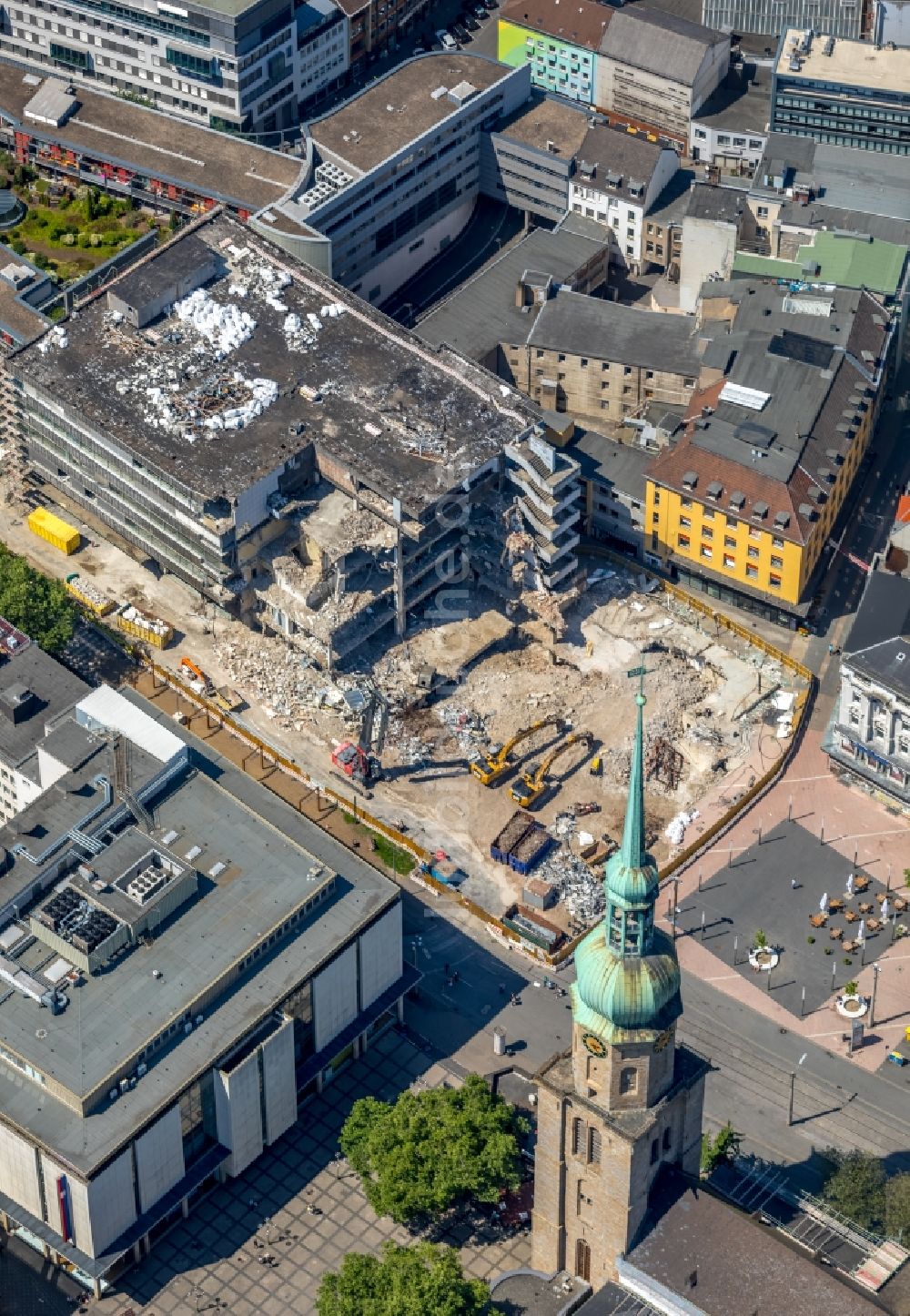 Dortmund aus der Vogelperspektive: Abrißfläche der Bürohaus- Gebäude an der Kampstraße in Dortmund im Bundesland Nordrhein-Westfalen, Deutschland