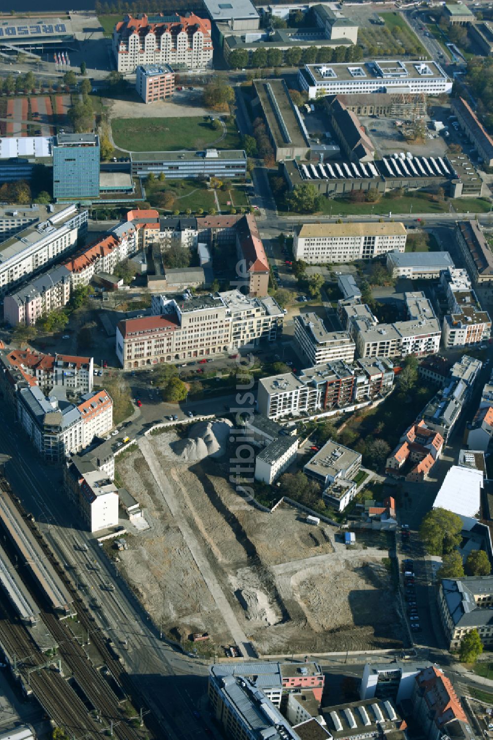 Dresden aus der Vogelperspektive: Abrißfläche der Bürohaus- Gebäude an der Könneritzstraße - Jahnstraße - Schützengasse in Dresden im Bundesland Sachsen, Deutschland