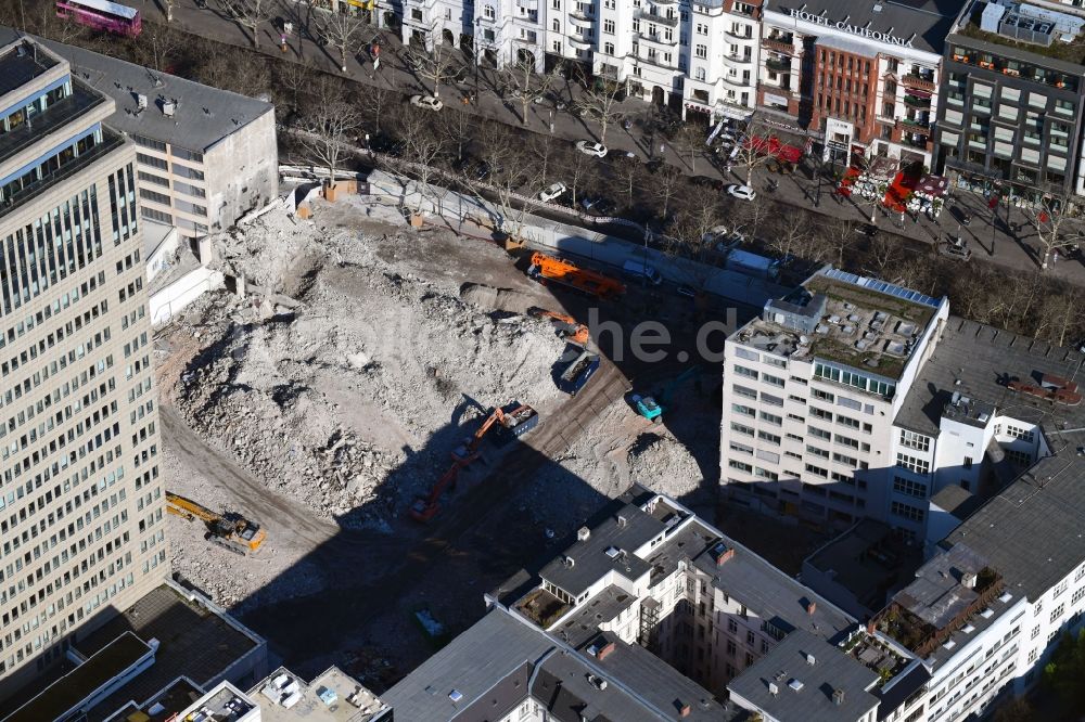 Luftaufnahme Berlin - Abrißfläche der Bürohaus- Gebäude am Kurfürstendamm Karree im Ortsteil Charlottenburg in Berlin, Deutschland