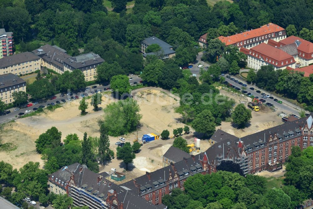 Luftaufnahme Berlin - Abrißfläche der ehemaligen DRK - Frauenklinik an der Pulsstraße in Berlin - Charlottenburg