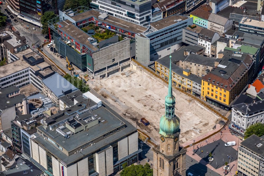 Dortmund aus der Vogelperspektive: Abrissfläche des ehemaligen Kaufhaus- Gebäudes an der Kampstraße in Dortmund im Bundesland Nordrhein-Westfalen, Deutschland