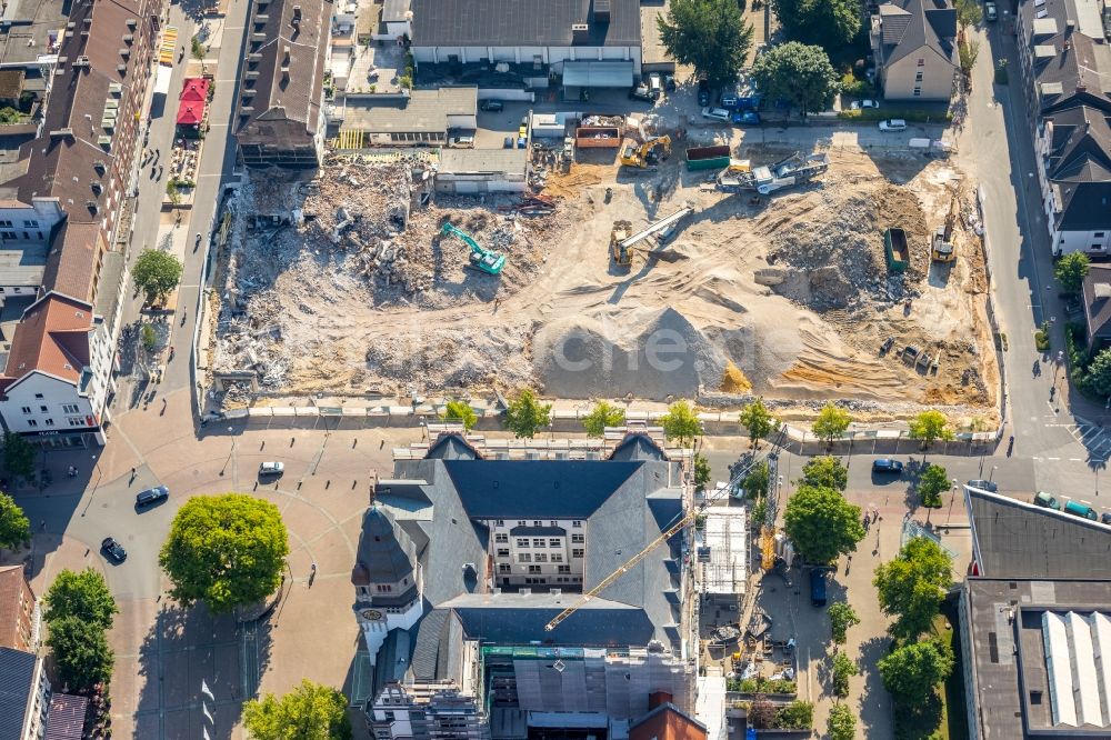 Luftaufnahme Gladbeck - Abrissfläche des ehemaligen Kaufhaus- Gebäudes der Karstadt - Kette an der Friedrich-Ebert-Straße in Gladbeck im Bundesland Nordrhein-Westfalen, Deutschland