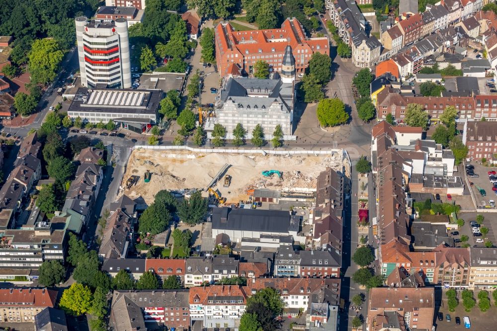 Luftbild Gladbeck - Abrissfläche des ehemaligen Kaufhaus- Gebäudes der Karstadt - Kette an der Friedrich-Ebert-Straße in Gladbeck im Bundesland Nordrhein-Westfalen, Deutschland