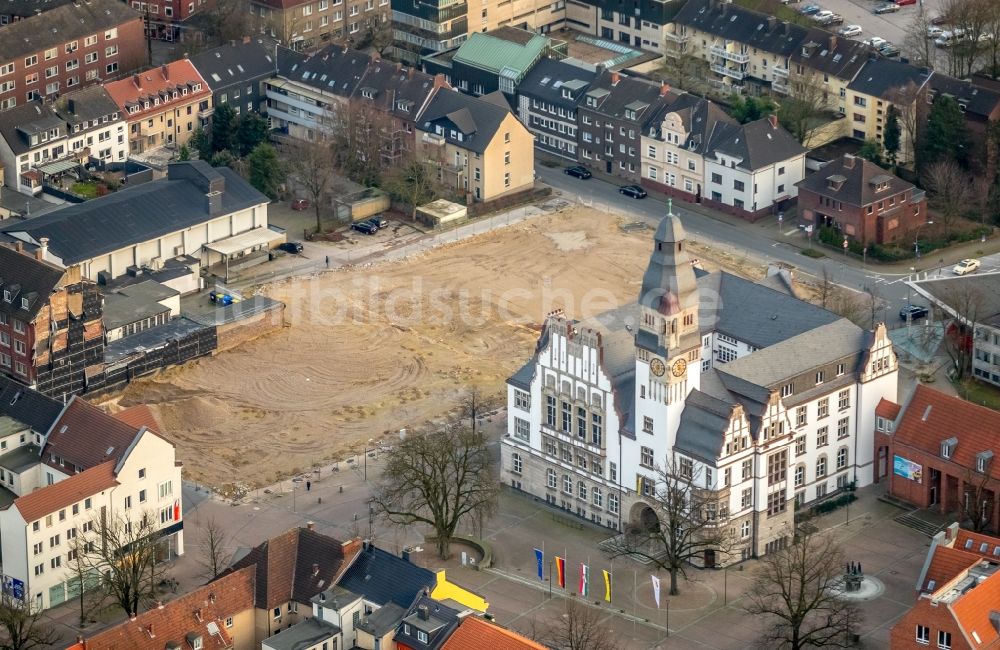 Gladbeck von oben - Abrissfläche des ehemaligen Kaufhaus- Gebäudes der Karstadt - Kette an der Friedrich-Ebert-Straße in Gladbeck im Bundesland Nordrhein-Westfalen, Deutschland