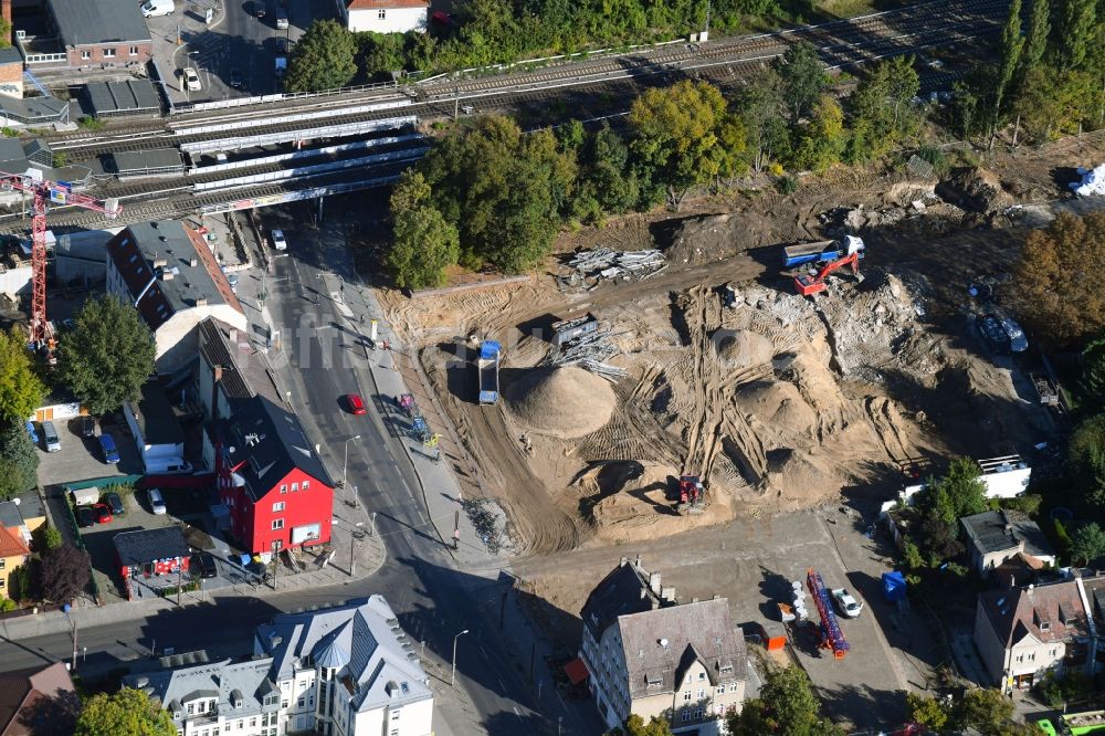 Luftbild Berlin - Abrissfläche des ehemaligen REWE -Kaufhallen- Gebäudes an der Hönower Straße im Ortsteil Mahlsdorf in Berlin, Deutschland