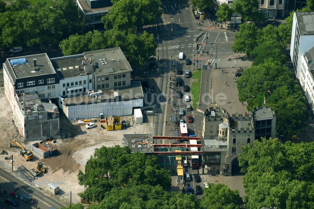 Köln von oben - Abrißfläche des Gebäudes Brücke an der Hahnentorburg am Rudolfplatz im Ortsteil Innenstadt in Köln im Bundesland Nordrhein-Westfalen - NRW, Deutschland