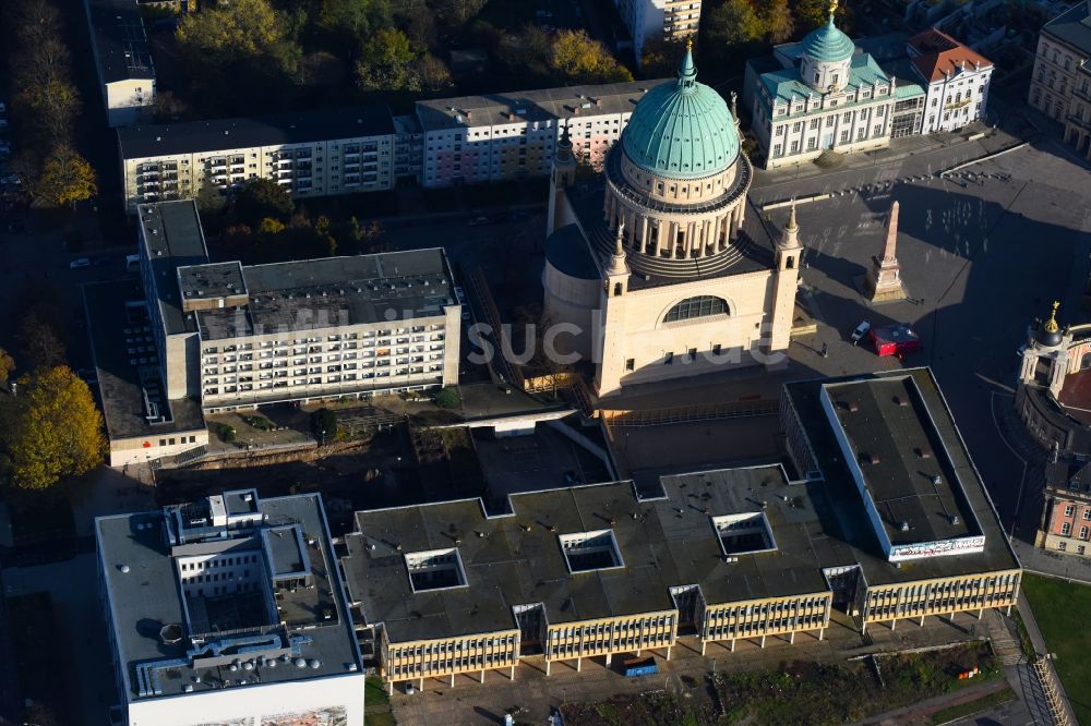 Luftaufnahme Potsdam - Abrißfläche des Gebäudes Fachhochschule Potsdam am Alter Markt Ecke Friedrich-Ebert-Straße im Ortsteil Innenstadt in Potsdam im Bundesland Brandenburg, Deutschland