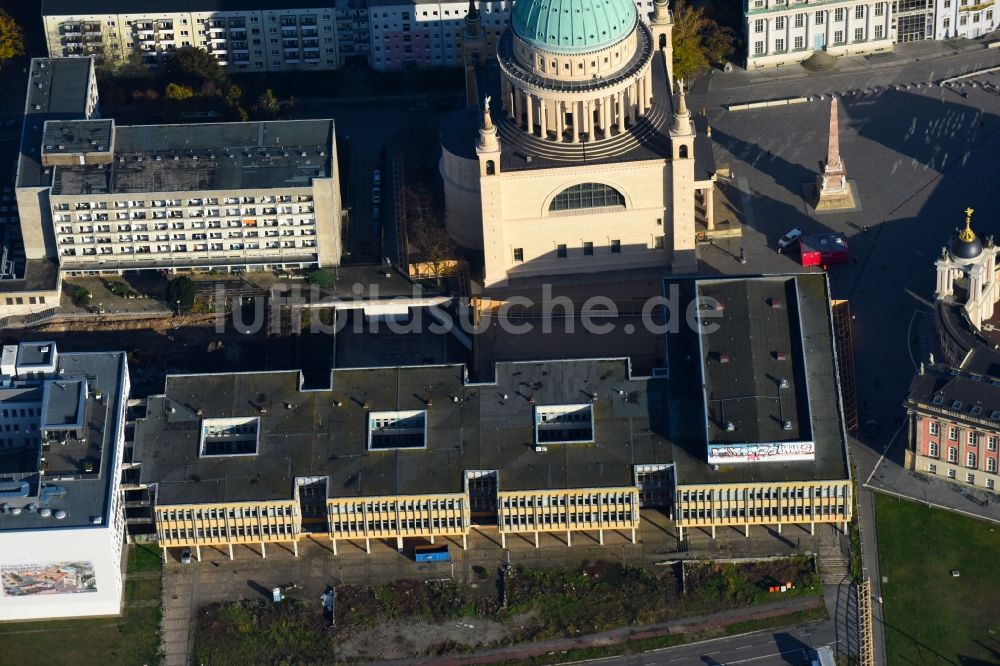 Potsdam von oben - Abrißfläche des Gebäudes Fachhochschule Potsdam am Alter Markt Ecke Friedrich-Ebert-Straße im Ortsteil Innenstadt in Potsdam im Bundesland Brandenburg, Deutschland