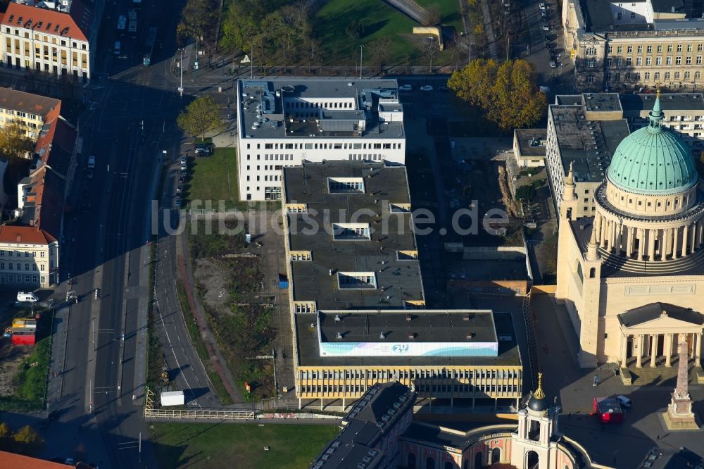 Luftbild Potsdam - Abrißfläche des Gebäudes Fachhochschule Potsdam am Alter Markt Ecke Friedrich-Ebert-Straße im Ortsteil Innenstadt in Potsdam im Bundesland Brandenburg, Deutschland