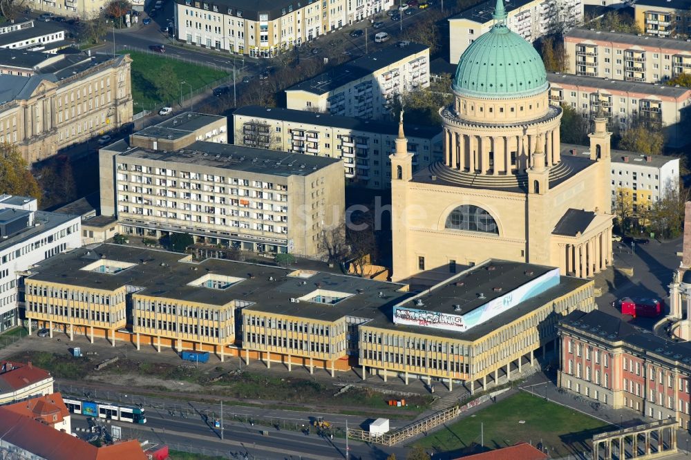 Luftaufnahme Potsdam - Abrißfläche des Gebäudes Fachhochschule Potsdam am Alter Markt Ecke Friedrich-Ebert-Straße im Ortsteil Innenstadt in Potsdam im Bundesland Brandenburg, Deutschland