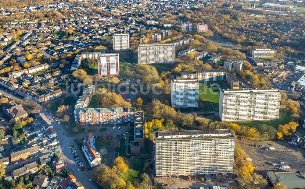 Duisburg von oben - Abrißfläche des Gebäudes Hochhaus Weißer Riese an der Friedrich-Ebert-Straße im Ortsteil Homberg-Hochheide in Duisburg im Bundesland Nordrhein-Westfalen, Deutschland