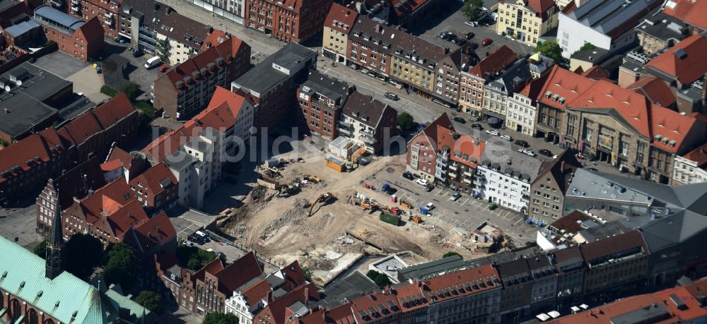 Luftaufnahme Lübeck - Abrißfläche des Gebäudes der Parkhauses Fünfhausen - Beckergrube - Mengstraße in Lübeck im Bundesland Schleswig-Holstein