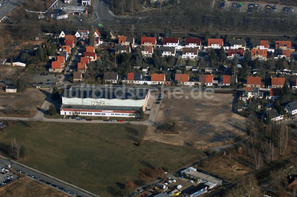 Luftaufnahme Berlin - Abrissfläche auf dem Gelände des Vivantes Klinikum Berlin - Hellersdorf / Look at the areal surface on the site of the demolished Vivantes Klinikum Berlin - Hellersdorf