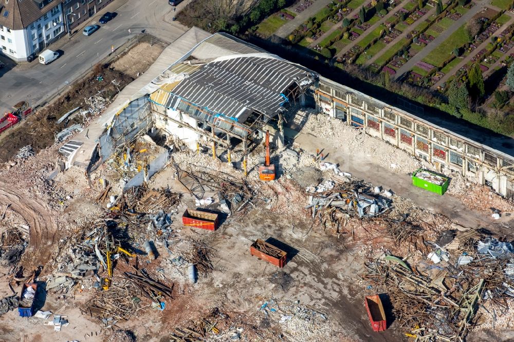 Essen von oben - Abrißfläche der Halle des Altendorfer real,-Markts an der Husmannshofstraße in Essen im Bundesland Nordrhein-Westfalen